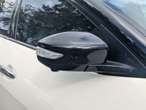 Used 2022 Nissan Maxima Platinum w/ Sport Mat Group FWD image 10