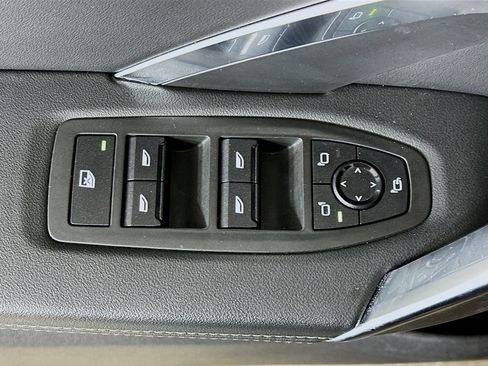 Used 2025 BMW X2 xDrive28i image 15