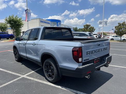 New 2026 Honda Ridgeline Black Edition image 3