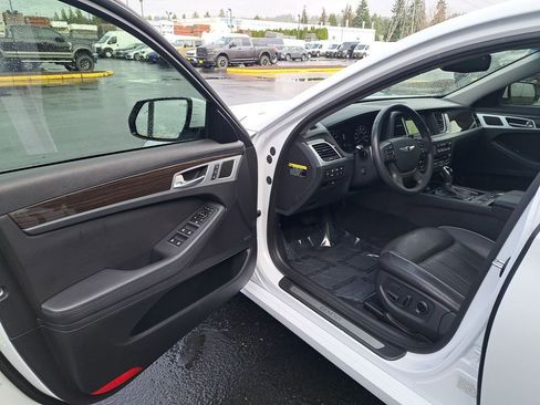 Used 2015 Hyundai Genesis 3.8 w/ Option Group 03 image 11
