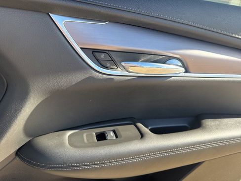 Used 2023 Cadillac XT6 Luxury image 65