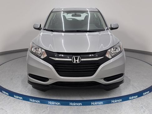 Used 2018 Honda HR-V LX image 2