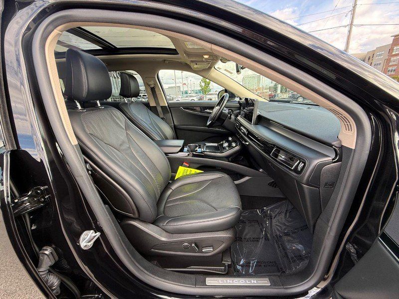 Certified 2023 Lincoln Nautilus Reserve w/ Monochromatic Package AWD/4WD image 12