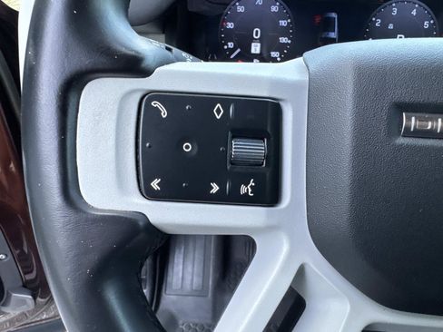 Used 2023 Land Rover Defender 130 X-Dynamic SE image 31