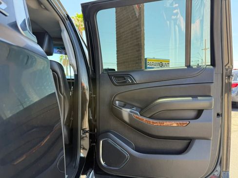Used 2016 Chevrolet Suburban LTZ RWD image 36