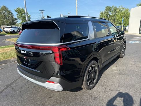 New 2026 Kia Carnival EX image 6