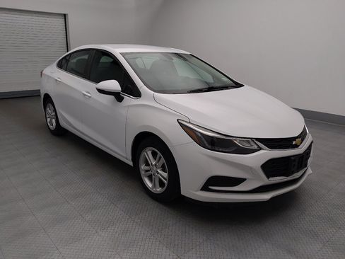Used 2018 Chevrolet Cruze LT FWD image 13