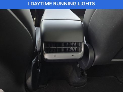 Used 2023 Tesla Model Y 2WD image 17