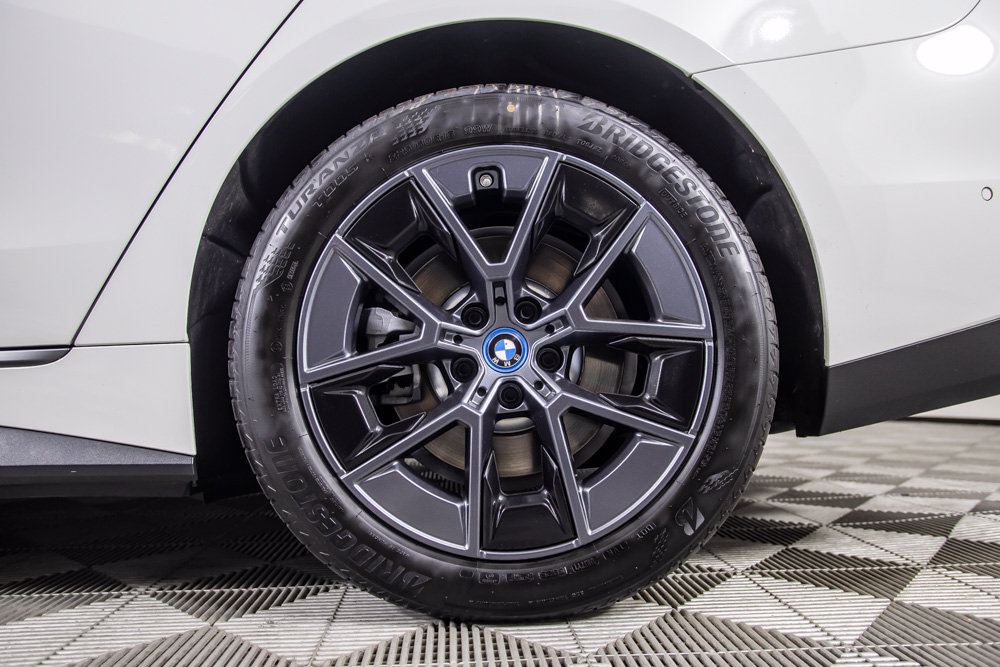 Used 2023 BMW i4 eDrive35 RWD image 39