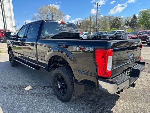 Used 2017 Ford F250 XLT w/ XLT Value Package AWD/4WD image 3