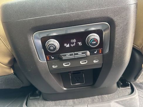 Used 2023 Chevrolet Tahoe Premier w/ Premium Package 2 image 16