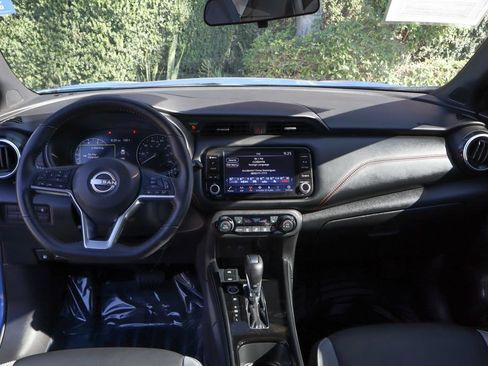 Used 2023 Nissan Kicks SR w/ SR Premium Package FWD image 26