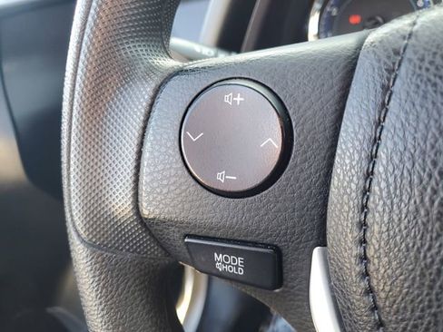 Used 2018 Toyota Corolla LE image 22