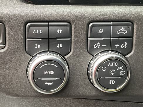 Used 2022 GMC Sierra 1500 Elevation w/ Elevation Premium Package AWD/4WD image 30