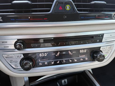 Used 2016 BMW 750i xDrive image 36