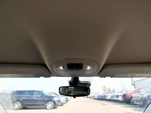 Used 2024 Chrysler Voyager LX FWD image 24