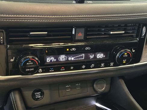 Used 2025 Nissan Rogue Platinum w/ Platinum Premium Package AWD/4WD image 33