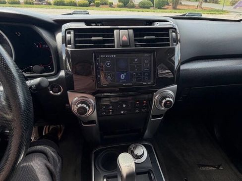 Used 2011 Toyota 4Runner Limited AWD/4WD image 17