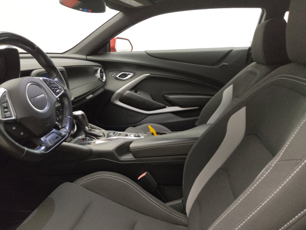 Used 2018 Chevrolet Camaro LT RWD image 17