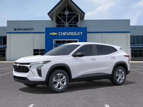 New 2026 Chevrolet Trax LS FWD image 2