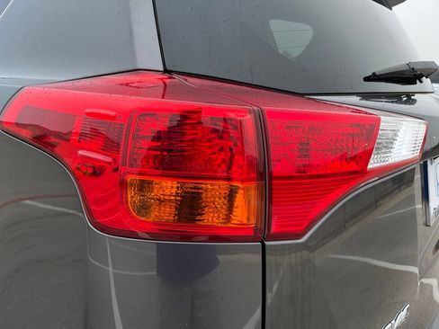 Used 2015 Toyota RAV4 XLE FWD image 7