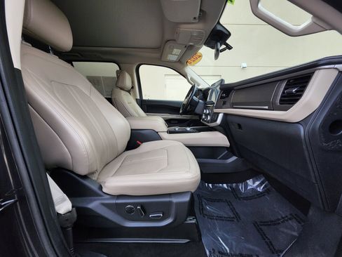 Used 2024 Ford Expedition Max Limited image 25
