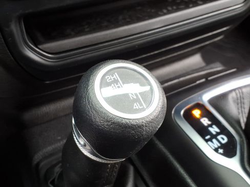Used 2019 Jeep Wrangler Sport w/ Quick Order Package 24S AWD/4WD image 19