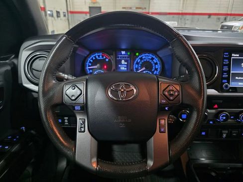 Used 2020 Toyota Tacoma TRD Sport AWD/4WD image 16