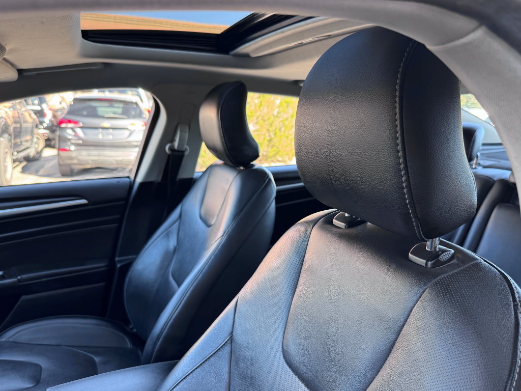 Used 2018 Ford Fusion Titanium AWD/4WD image 21