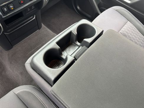 Used 2021 Nissan Titan SV w/ Accessory Utility Package image 15