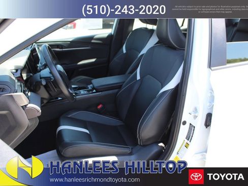 Used 2025 Toyota Camry SE w/ Convenience Package FWD image 12