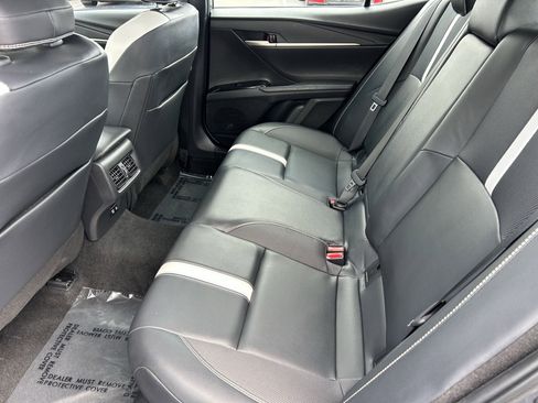 Used 2025 Toyota Camry SE FWD image 13