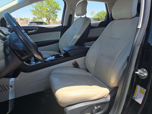 Used 2017 Ford Edge Titanium w/ Technology Package FWD image 9