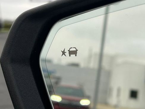 Used 2018 Chevrolet Equinox Premier image 38