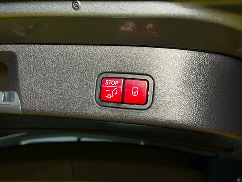 Used 2017 Mercedes-Benz GLS 550 GLS 550 Sport Utility 4D w/ Driver Assistance Package image 18