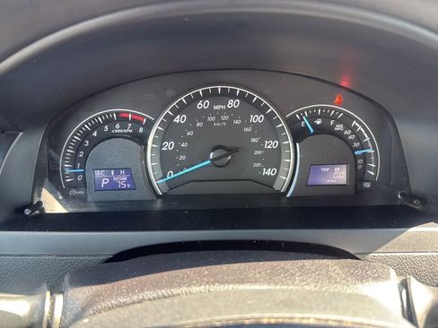 Used 2015 Toyota Camry LE image 11