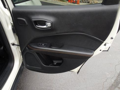 Used 2021 Jeep Compass Limited w/ Sun and Sound Group AWD/4WD image 22