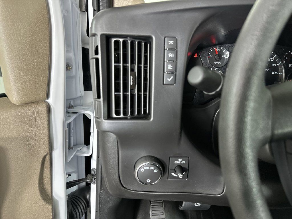 Used 2026 Chevrolet Express 2500 w/ Communications Package RWD image 19