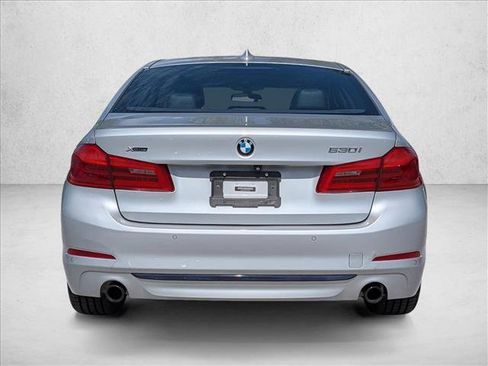 Used 2019 BMW 530i xDrive w/ Convenience Package AWD/4WD image 7