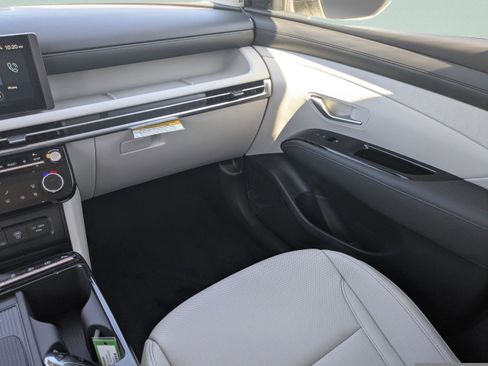 New 2026 Hyundai Tucson Limited FWD image 15