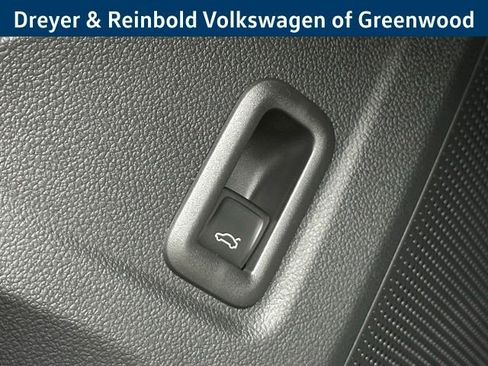 New 2026 Volkswagen Tiguan SE image 23