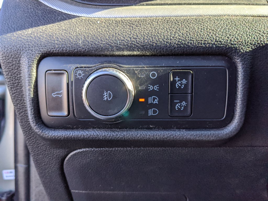 Used 2020 Ford Explorer XLT w/ Equipment Group 202A AWD/4WD image 13