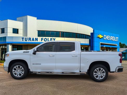 Used 2024 Chevrolet Silverado 1500 LTZ w/ Technology Package AWD/4WD image 2
