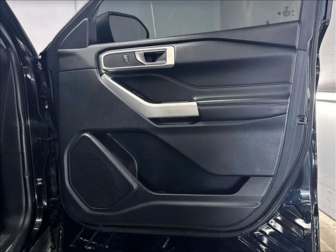 Used 2021 Ford Explorer XLT w/ Equipment Group 202A RWD image 25