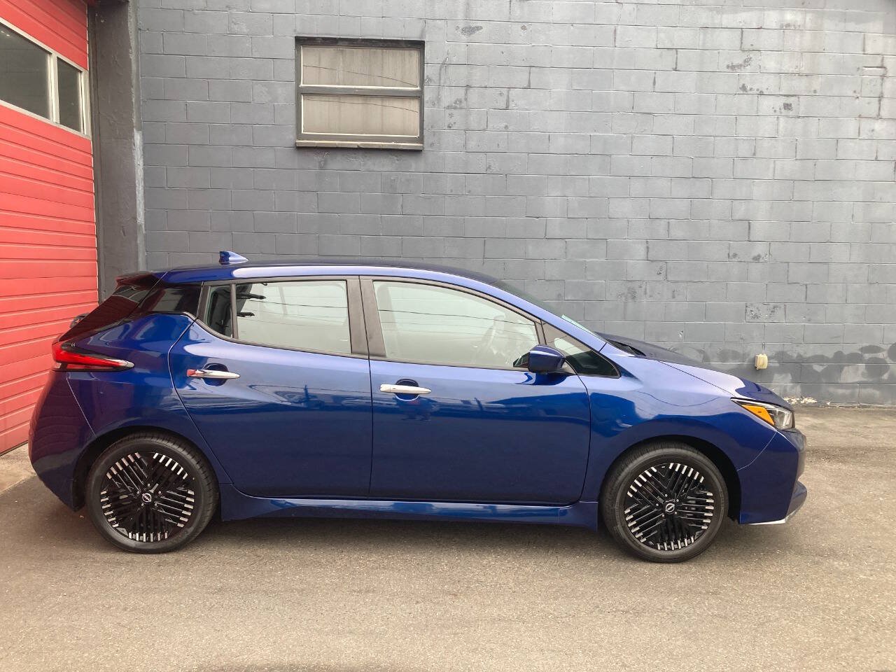 Used 2024 Nissan Leaf SV Plus FWD image 2