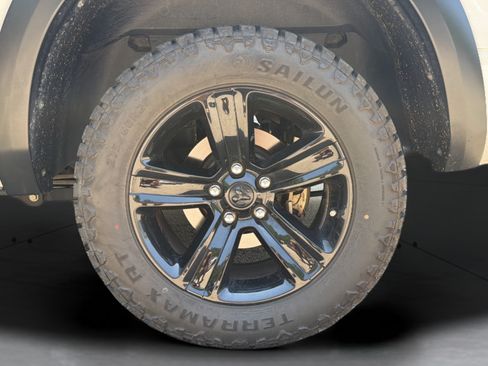 Used 2024 RAM 1500 Warlock RWD image 15