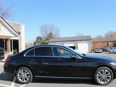 Used 2016 Mercedes-Benz C 300 4MATIC Sedan image 4