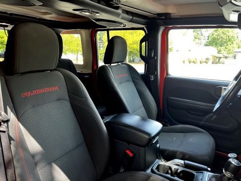 Used 2018 Jeep Wrangler Unlimited Rubicon w/ Safety Group image 29