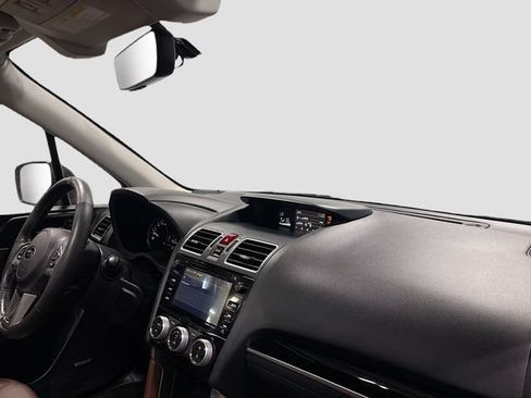 Used 2018 Subaru Forester 2.5i Touring AWD/4WD image 30
