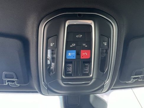 New 2025 Jeep Grand Cherokee L Altitude image 19